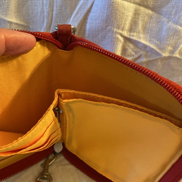 Baggallini Wristlet Pre-owned Approximately 6" H & 4" W Holds Cash/Credit Cards - Picture 9 of 9